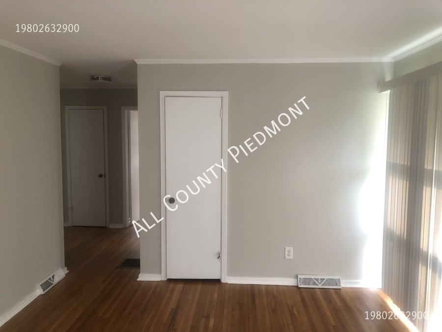 1925 Kennesaw Dr - Photo 2 of 12