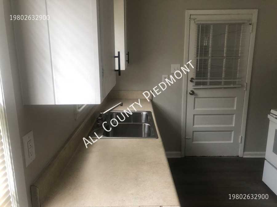 1925 Kennesaw Dr - Photo 5 of 12