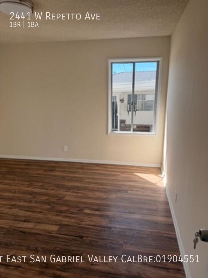 2441 W Repetto Ave - Photo 3 of 9