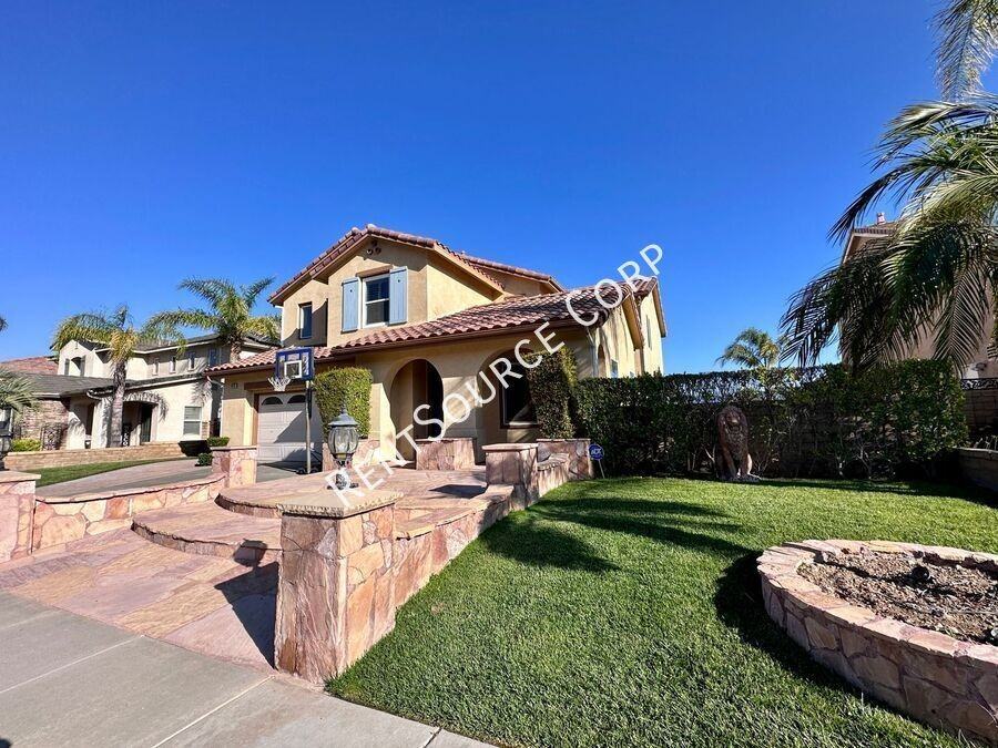 28479 Falcon Crest Dr - Photo 2 of 33