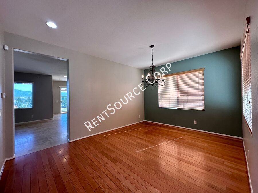 28479 Falcon Crest Dr - Photo 6 of 33