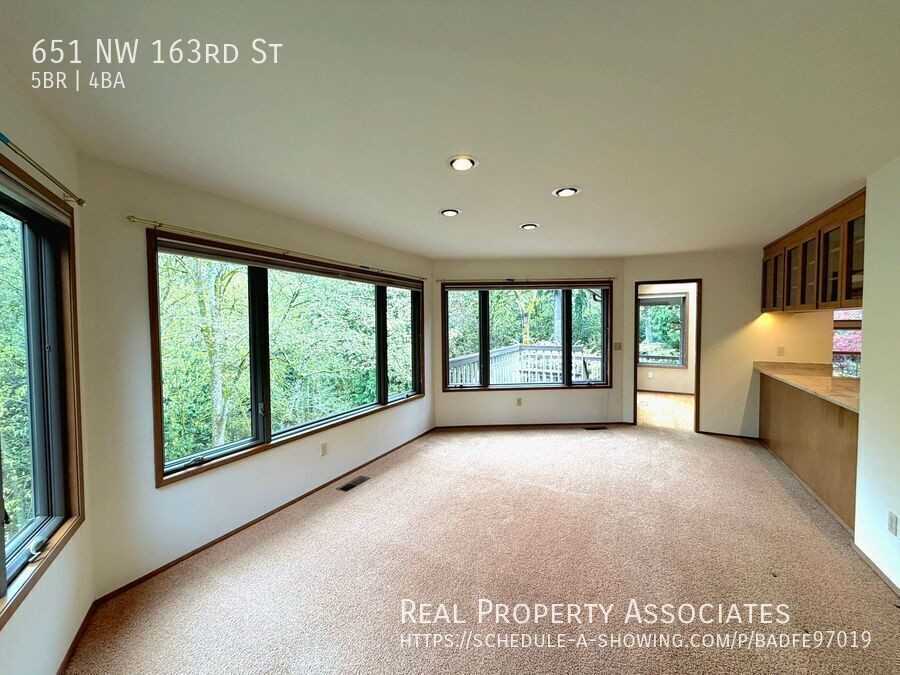 651 Nw 163rd St - Photo 4 of 30