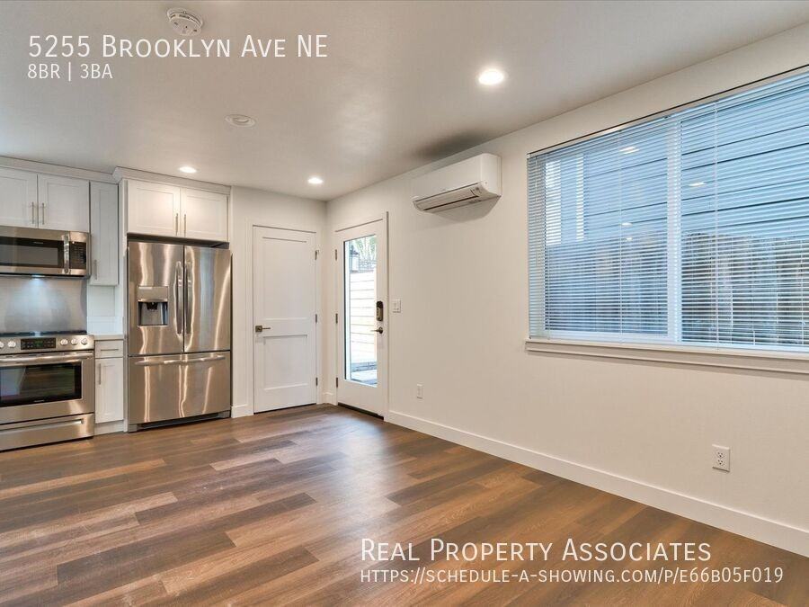 5255 Brooklyn Ave Ne - Photo 6 of 50