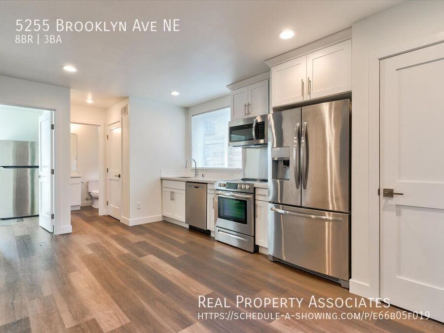 5255 Brooklyn Ave Ne - Photo 7 of 50