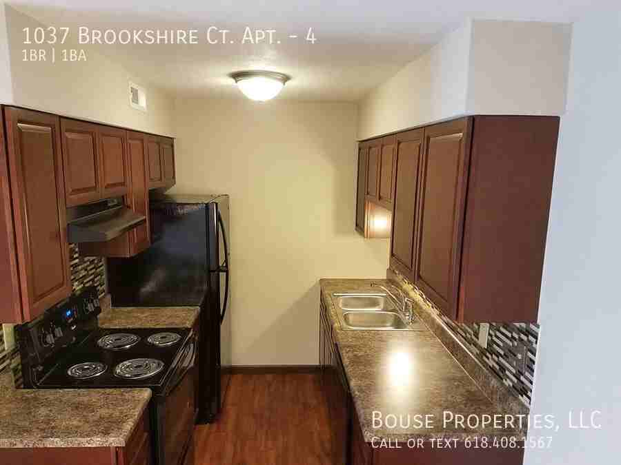 1037 Brookshire Ct #4 - Photo 2 of 4