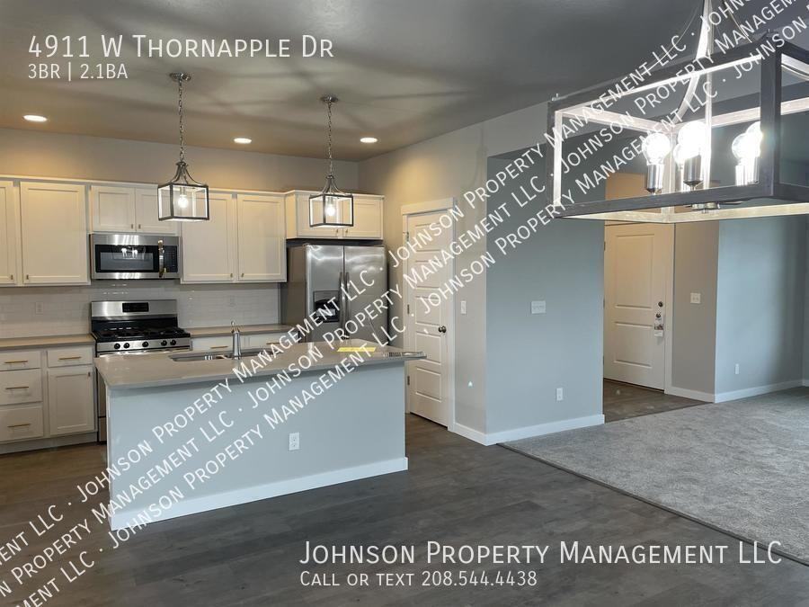 4911 W Thornapple Dr - Photo 5 of 17