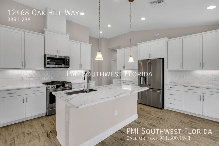 12468 Oak Hill Way - Photo 3 of 42