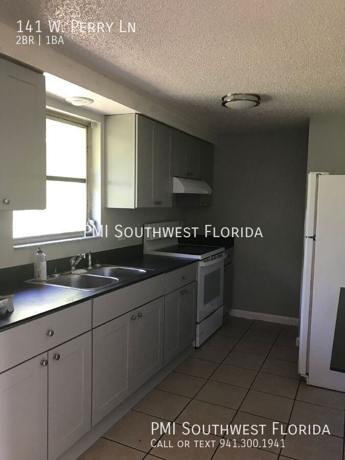 141 W Perry Ln - Photo 4 of 12
