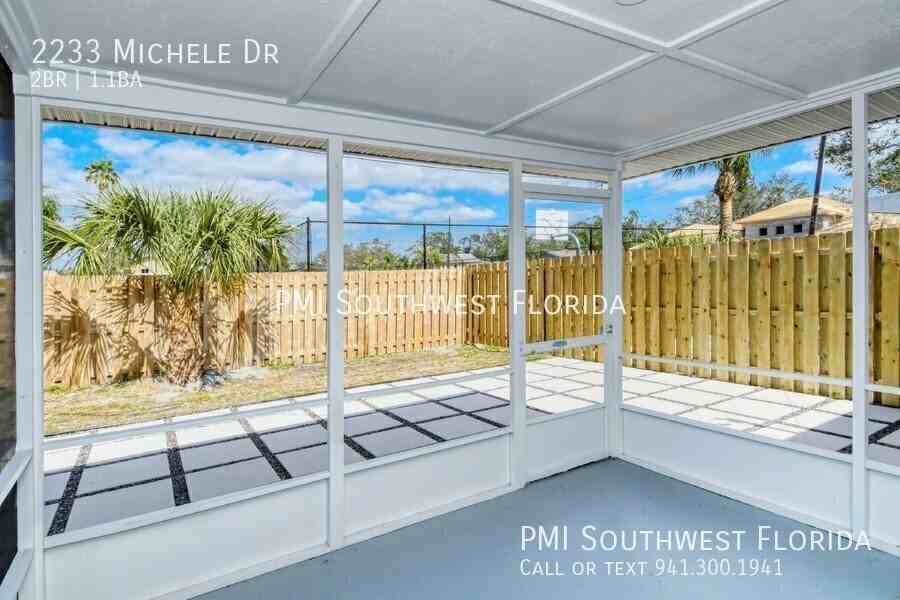 2233 Michele Dr - Photo 3 of 44