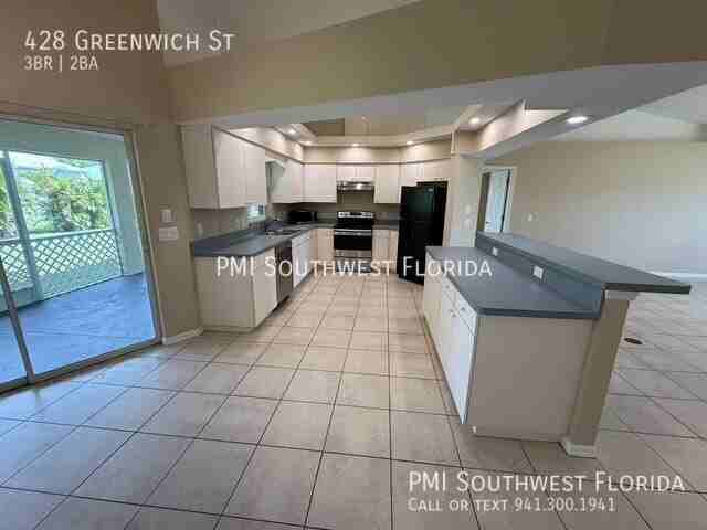 428 Greenwich Ave Nw - Photo 7 of 28
