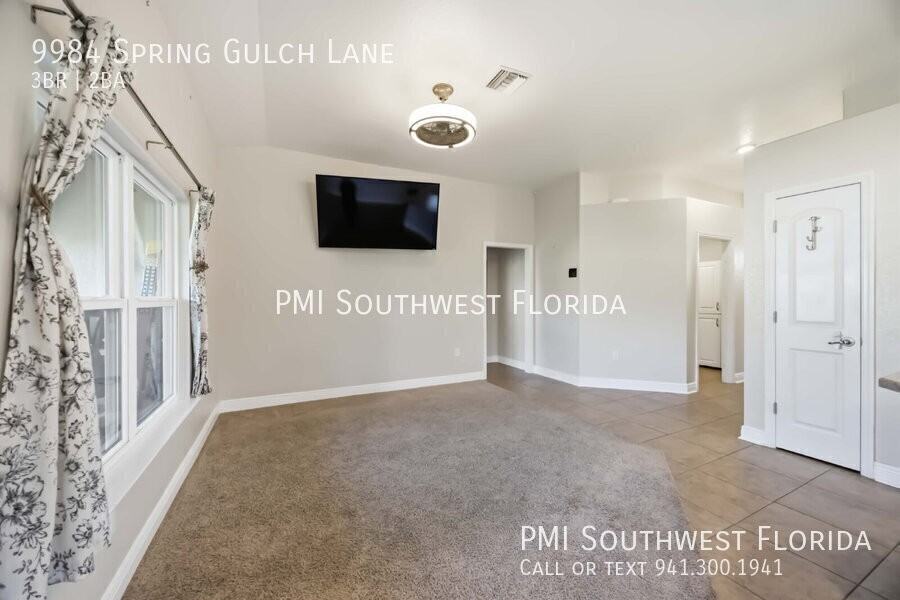 9984 Spring Gulch Ln - Photo 7 of 31