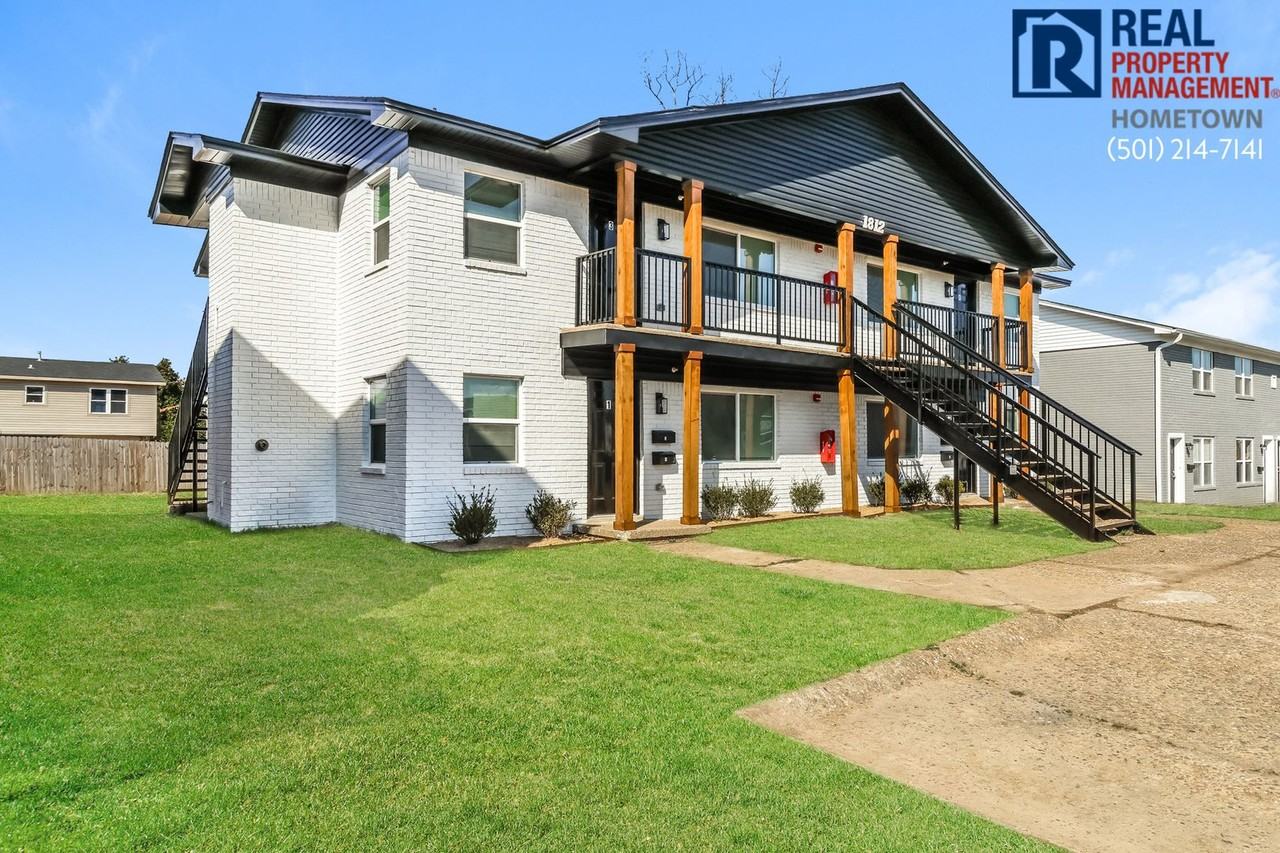 1812 Sanford Dr #3 - Photo 3 of 19