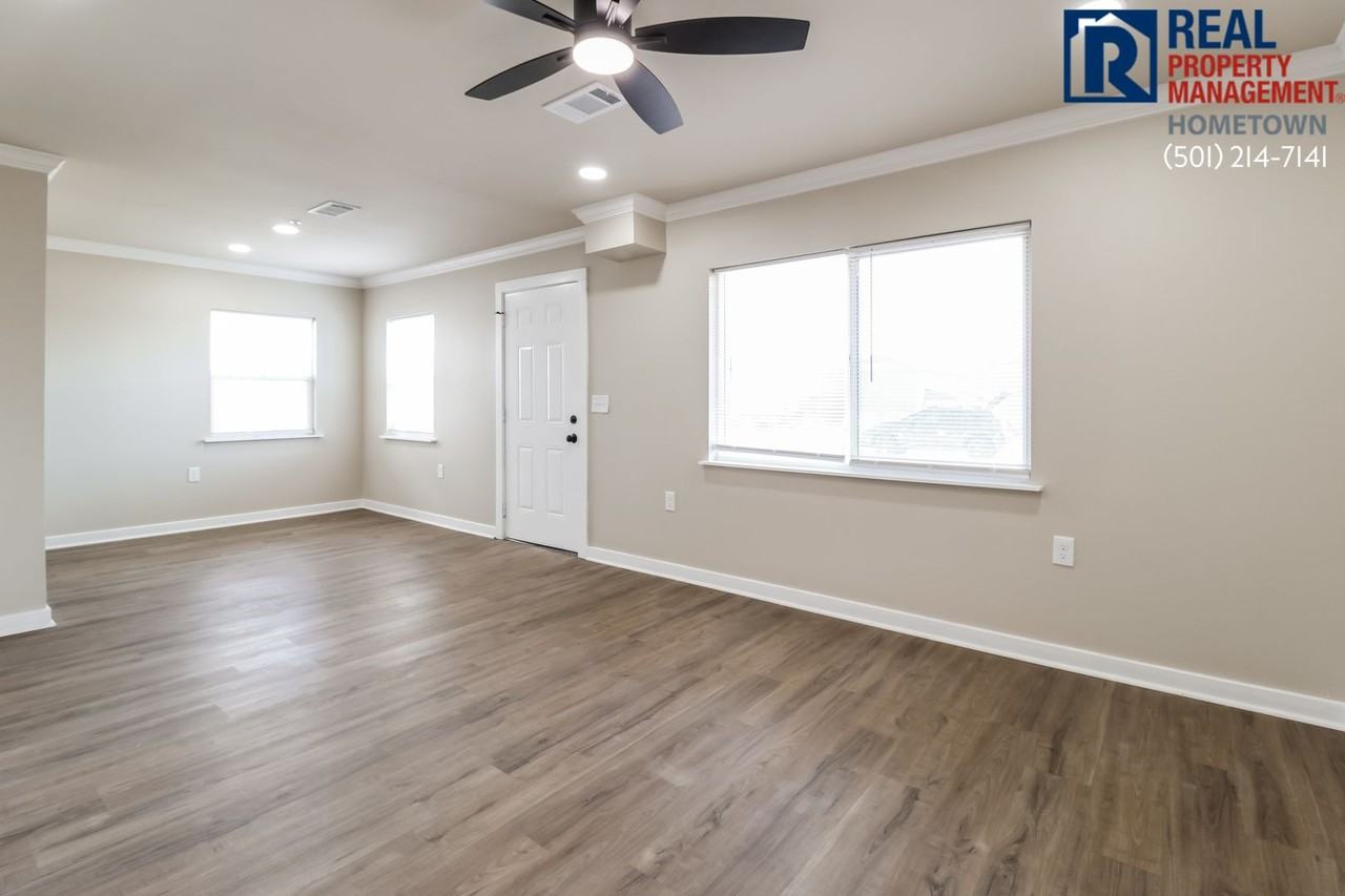 1812 Sanford Dr #3 - Photo 4 of 19