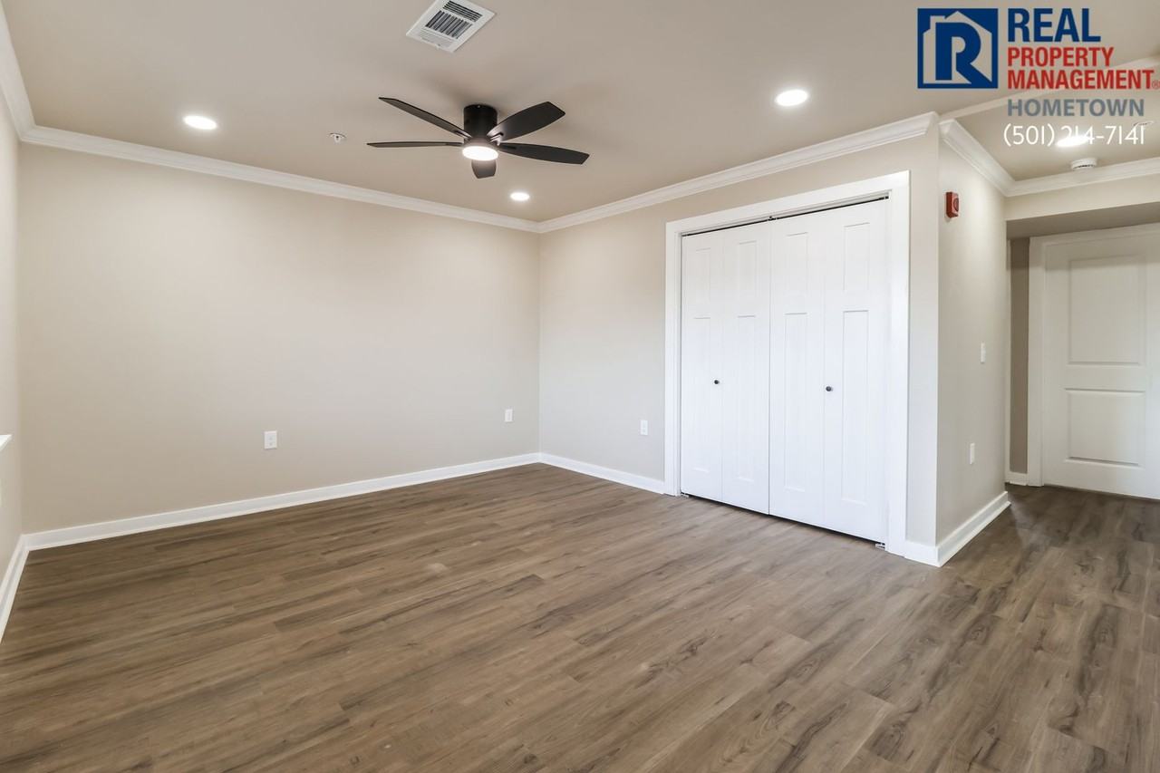 1812 Sanford Dr #3 - Photo 5 of 19