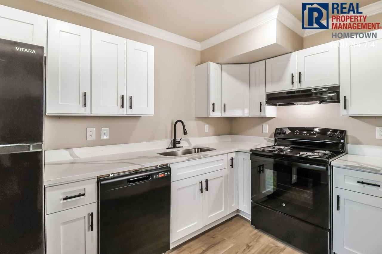 1812 Sanford Dr #3 - Photo 7 of 19