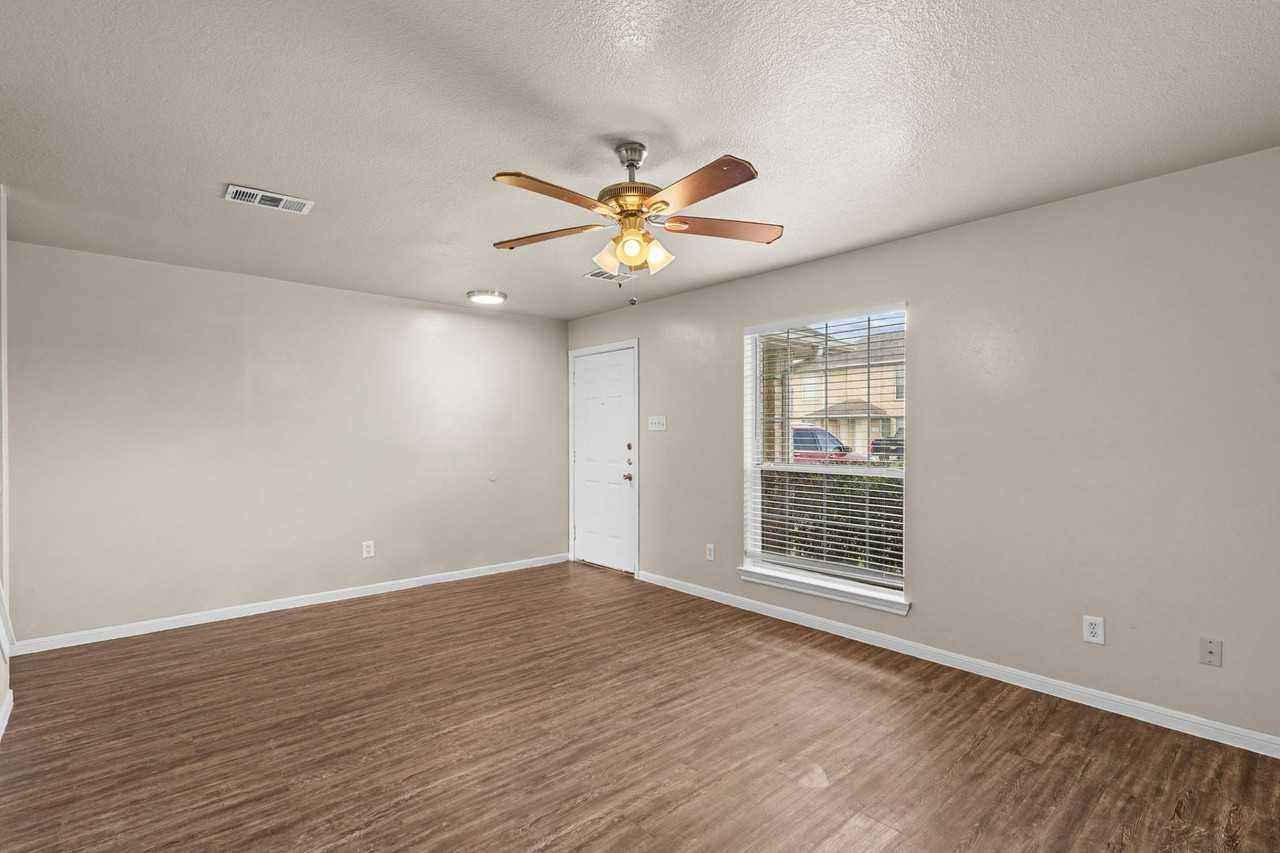 Green Isle Townhomes - Photo 2 of 21