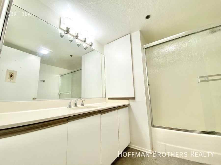1255 Midvale Ave #204 - Photo 5 of 9