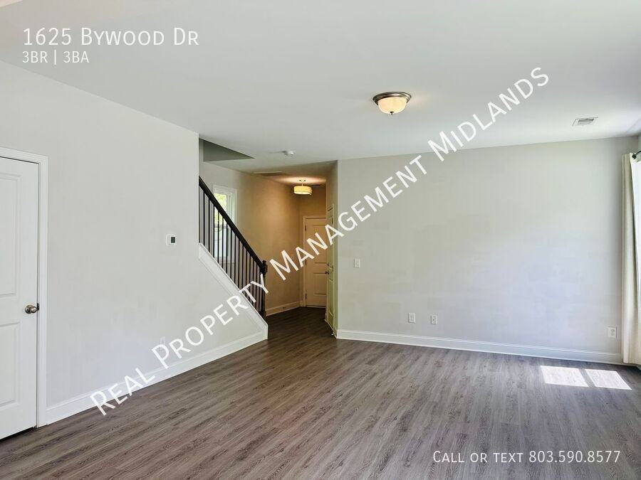 1625 Bywood Dr - Photo 4 of 15