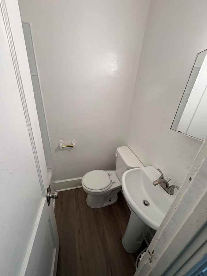 812 14th St - Photo 3 of 4
