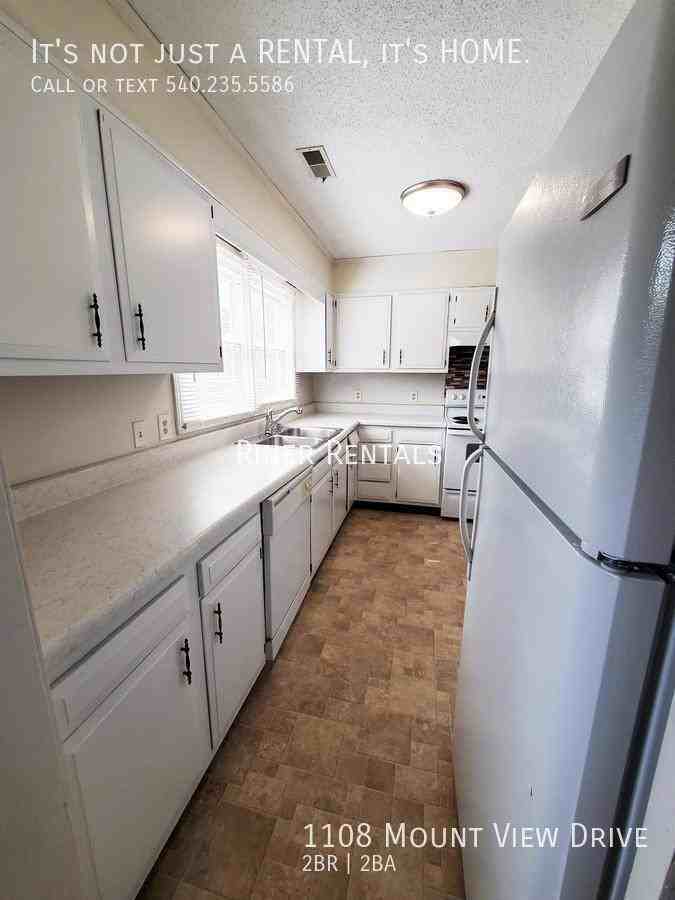 1108 Mountain View Dr - Photo 2 of 14