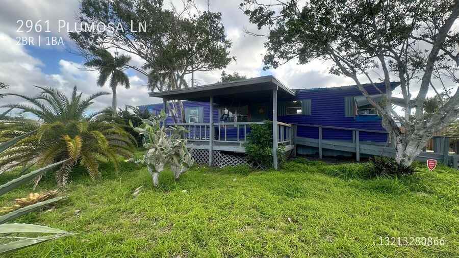 2961 Plumosa Ln