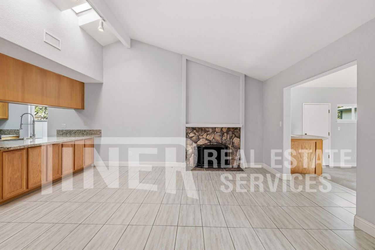 511 Lyndhurst Ave - Photo 3 of 26