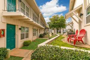 featured image of 930 S Boulevard