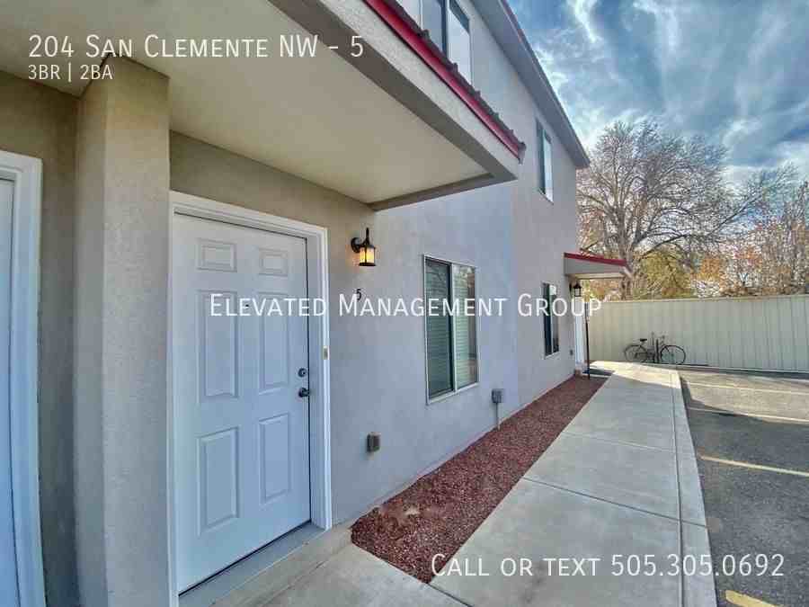 204 San Clemente Ave Nw #5 - Photo 2 of 15