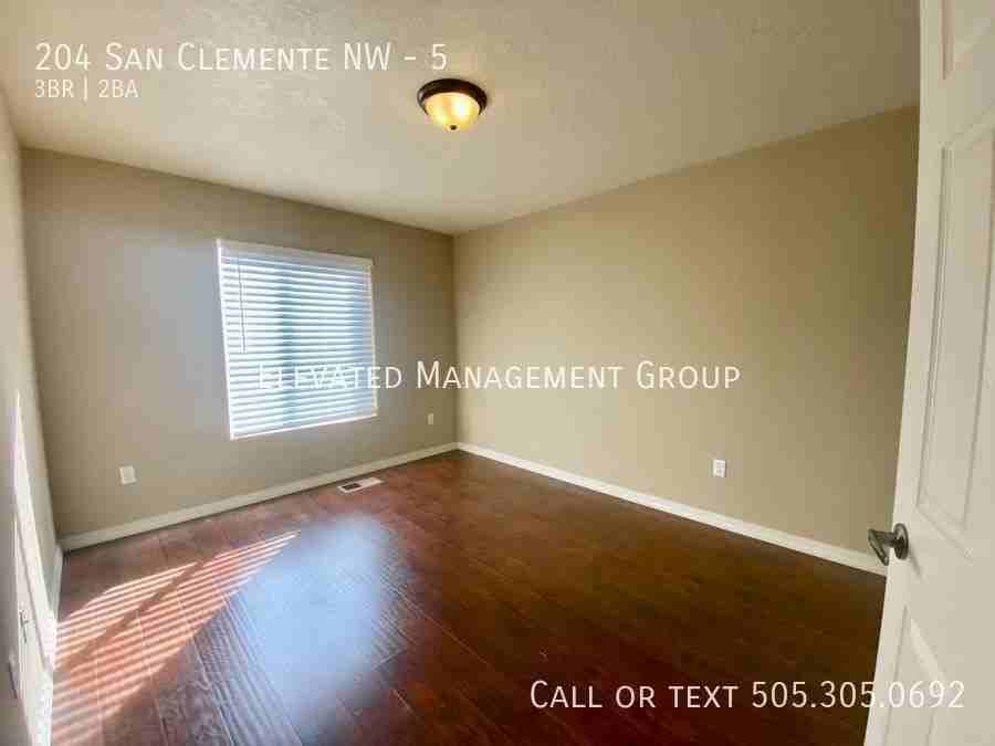 204 San Clemente Ave Nw #5 - Photo 5 of 15