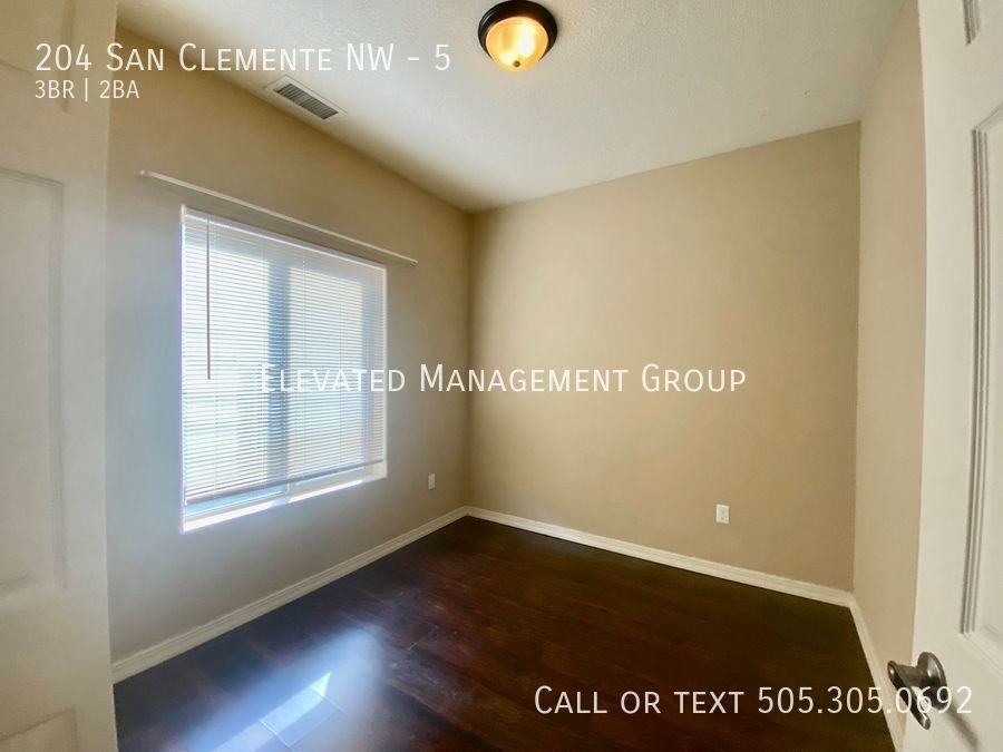 204 San Clemente Ave Nw #5 - Photo 6 of 15