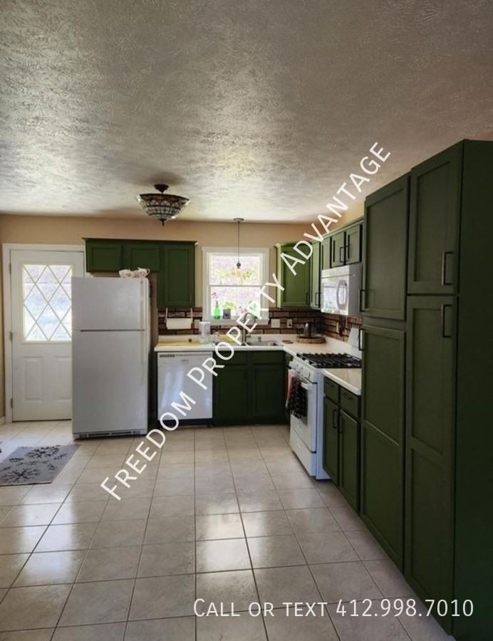 353 Clavale Dr - Photo 2 of 15