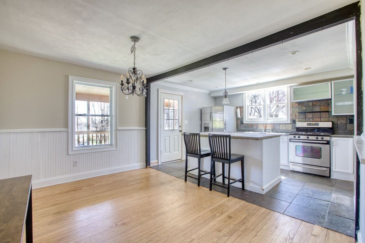 288 Wheeler Rd - Photo 6 of 39