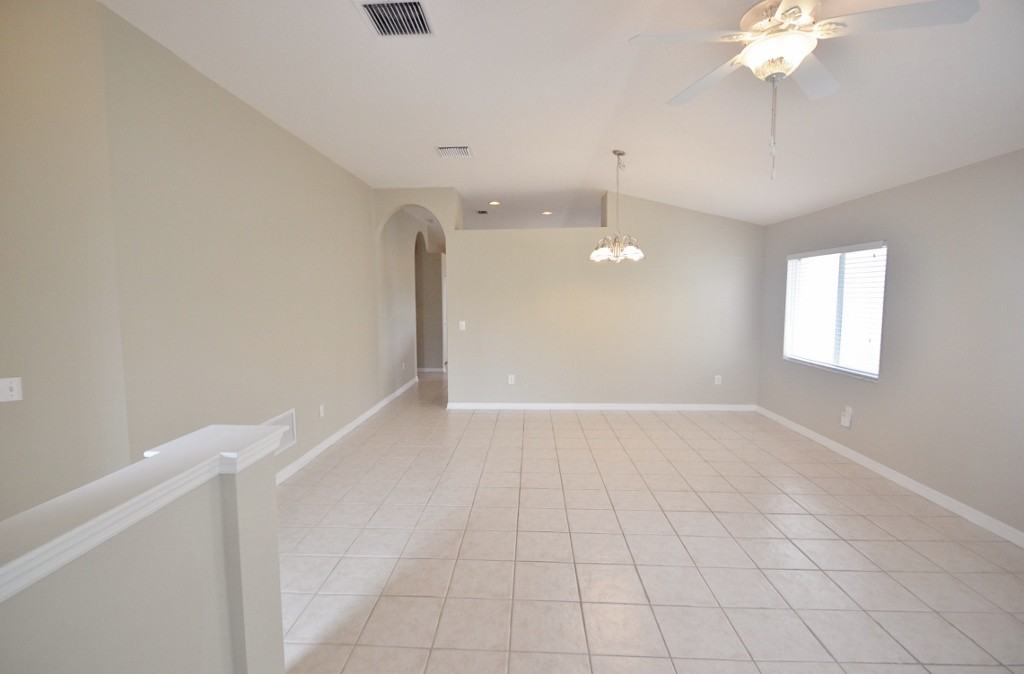 25740 Aldus Dr - Photo 2 of 6