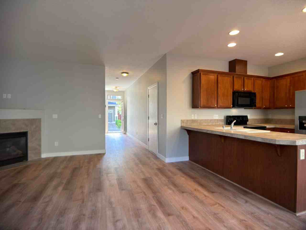 3608 Ne 42nd St - Photo 6 of 24