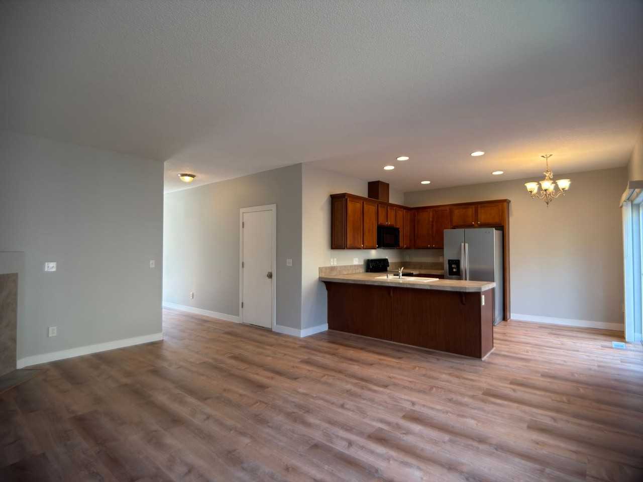 3608 Ne 42nd St - Photo 7 of 24