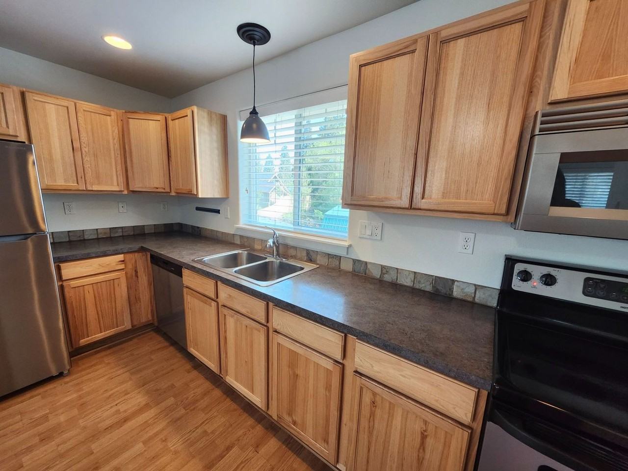 512 Ne Emerson Ave #3 - Photo 3 of 8