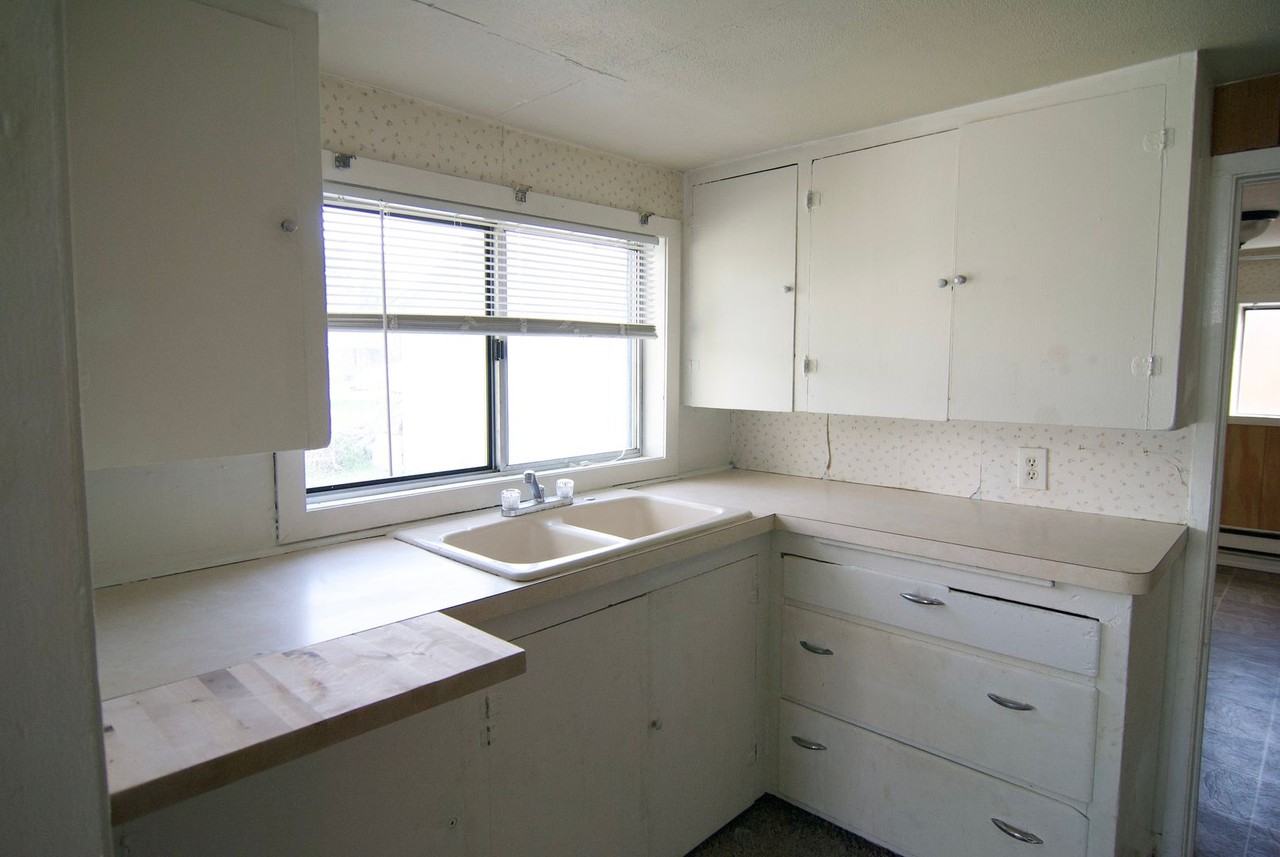 614 E 9th N - Photo 4 of 10