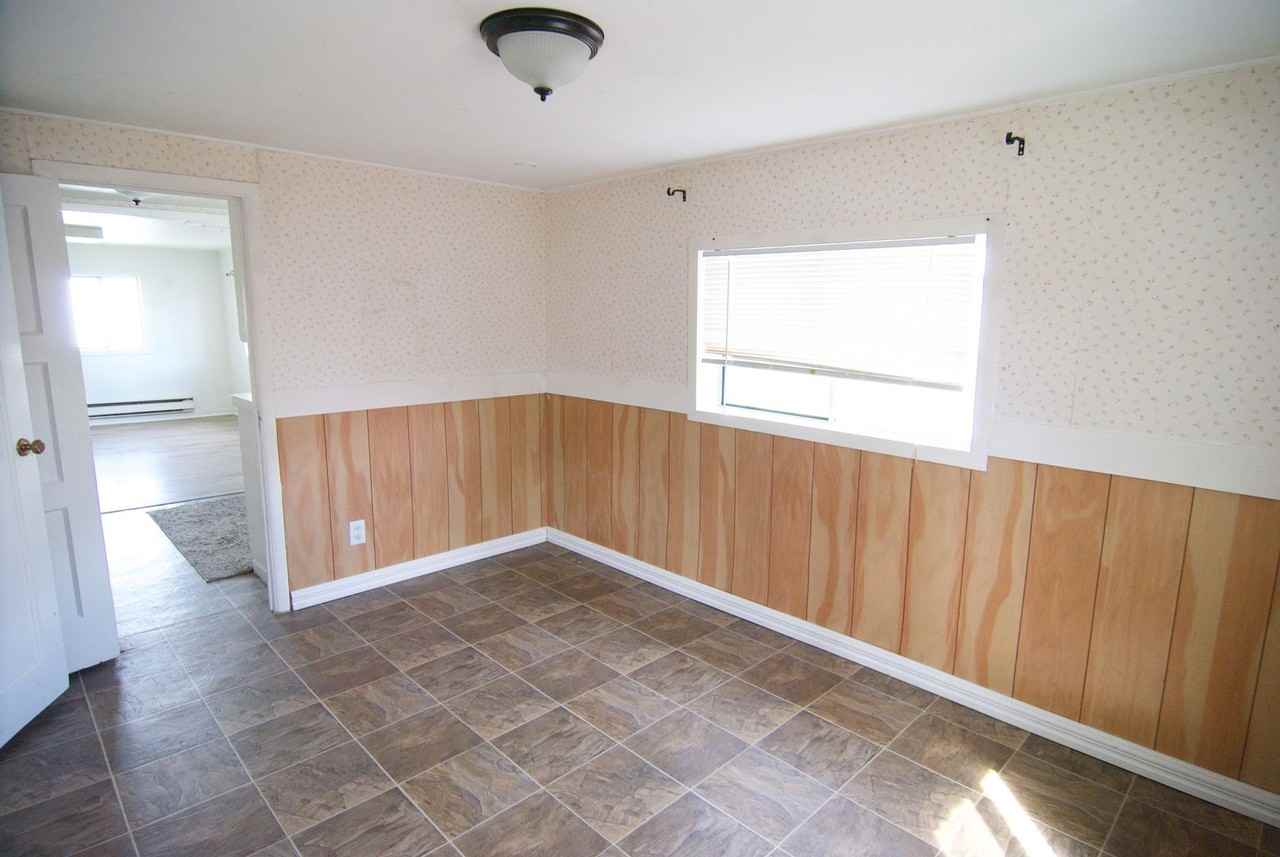 614 E 9th N - Photo 6 of 10