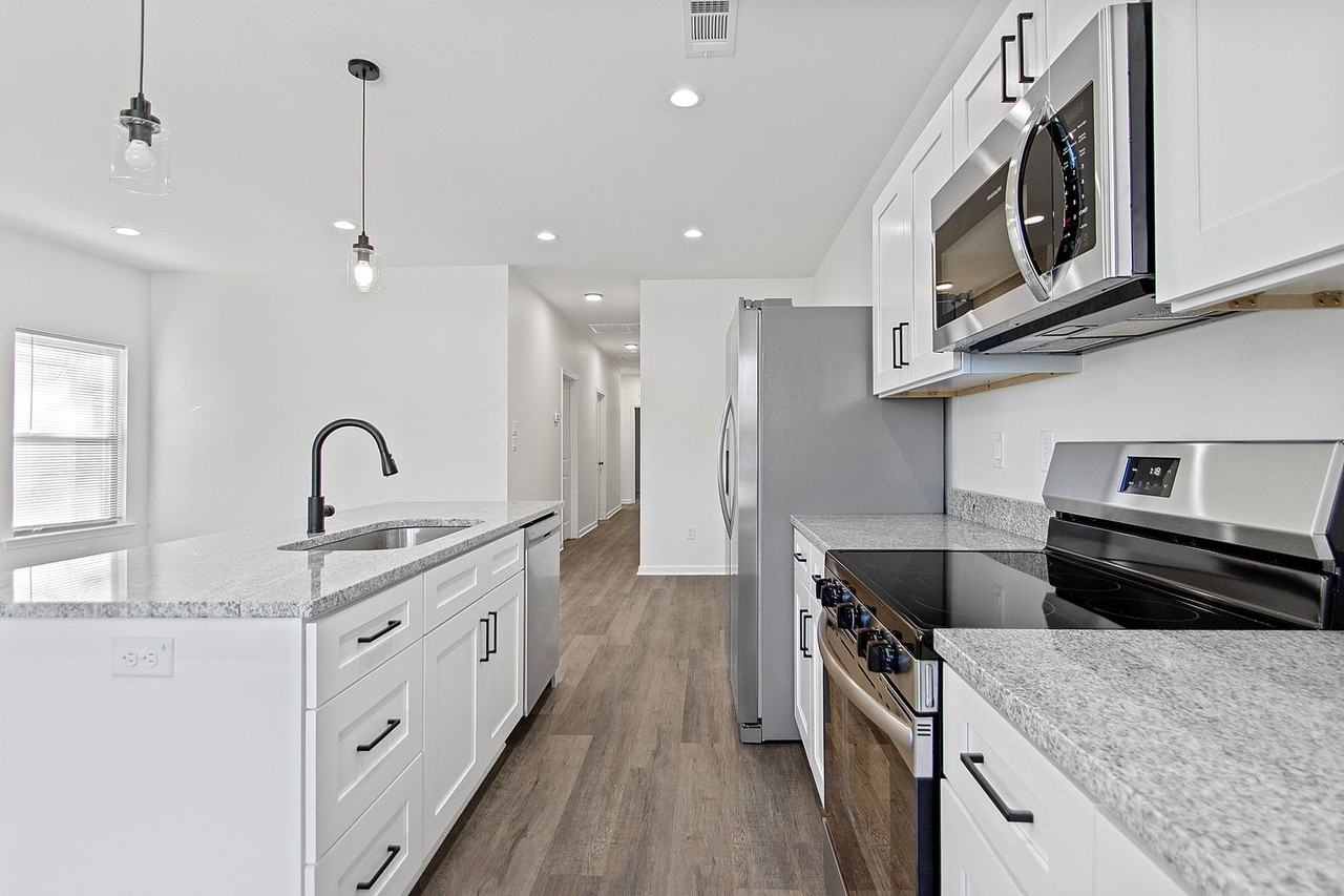 A St - Photo 2 of 41