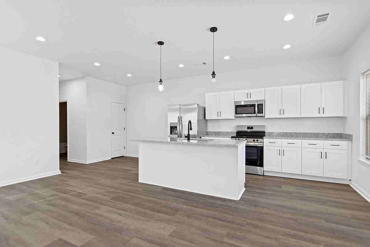 A St - Photo 4 of 41