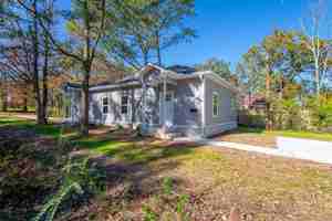 featured image of 1523 S Cedar St