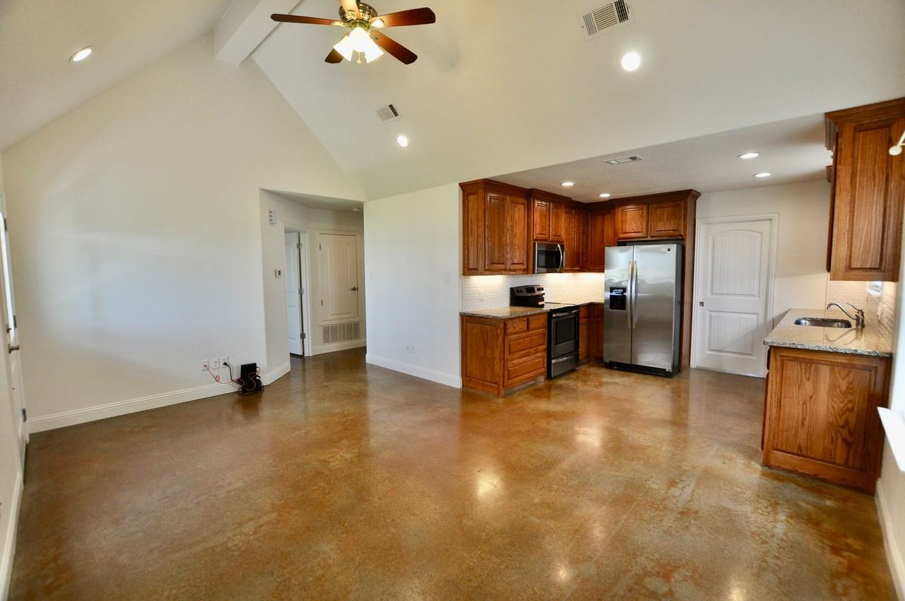 2601 Fairview Rd - Photo 5 of 14