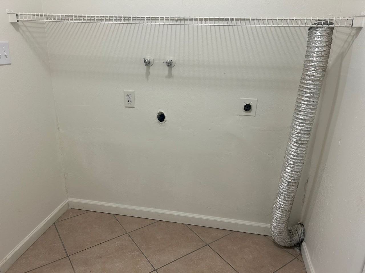 435 E 9th Ave - Photo 7 of 14