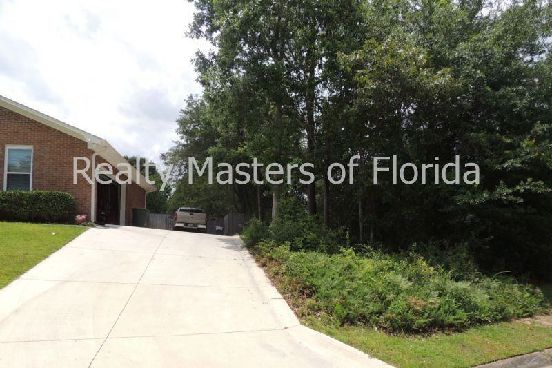 1009 Fleming Dr - Photo 3 of 24