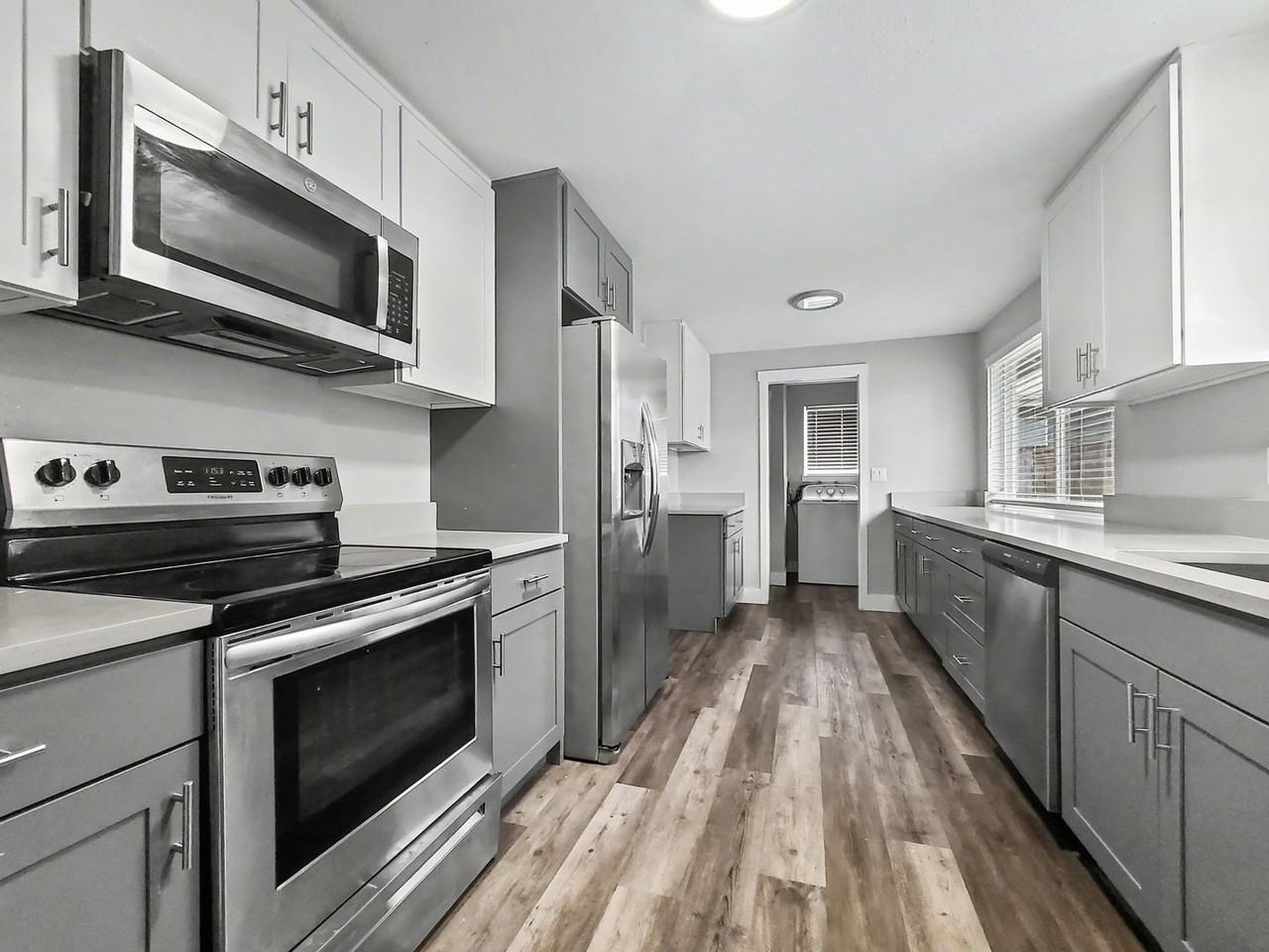 30205 7th Ave S - Photo 6 of 33