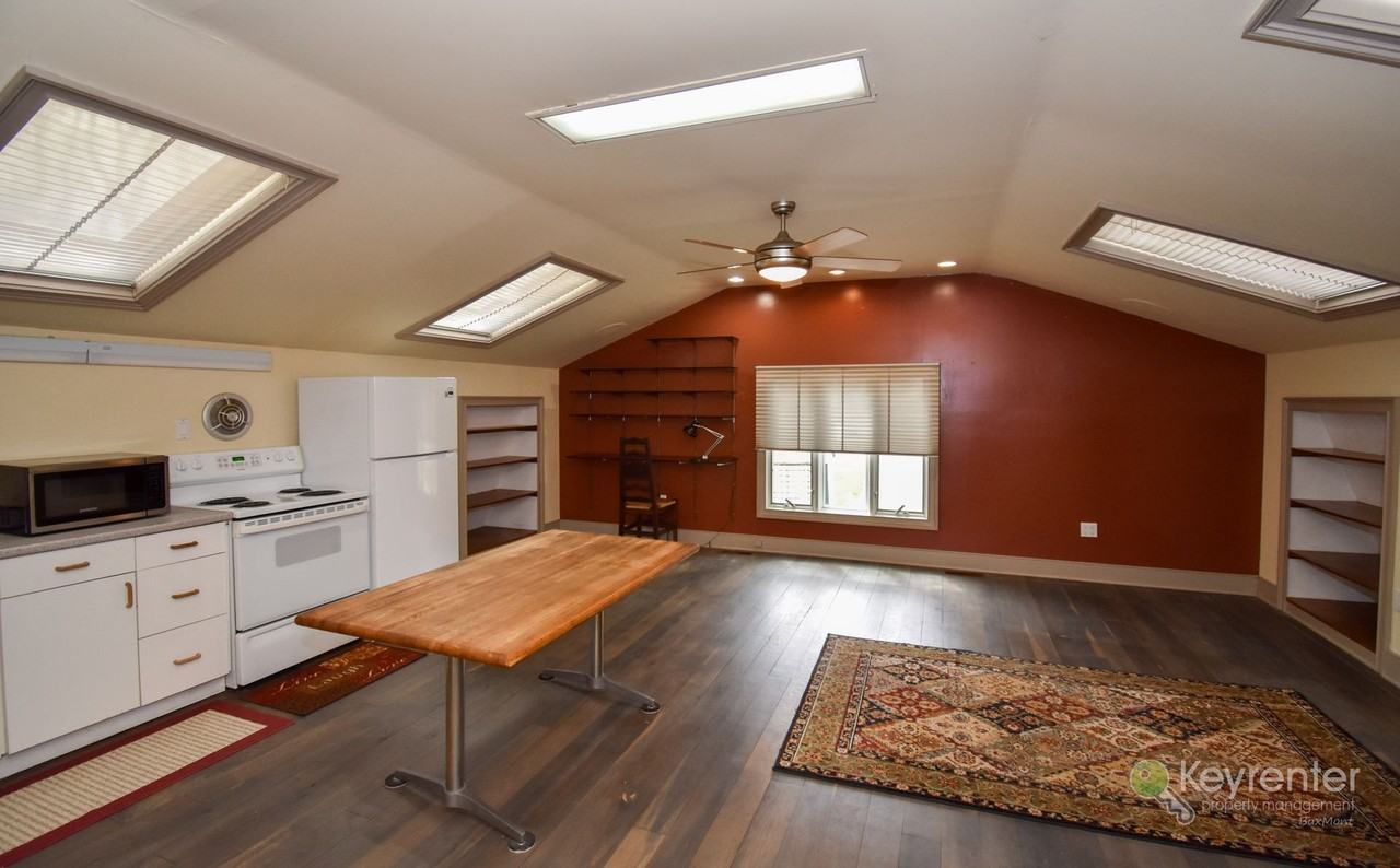 915 Sackettsford Rd - Photo 2 of 22