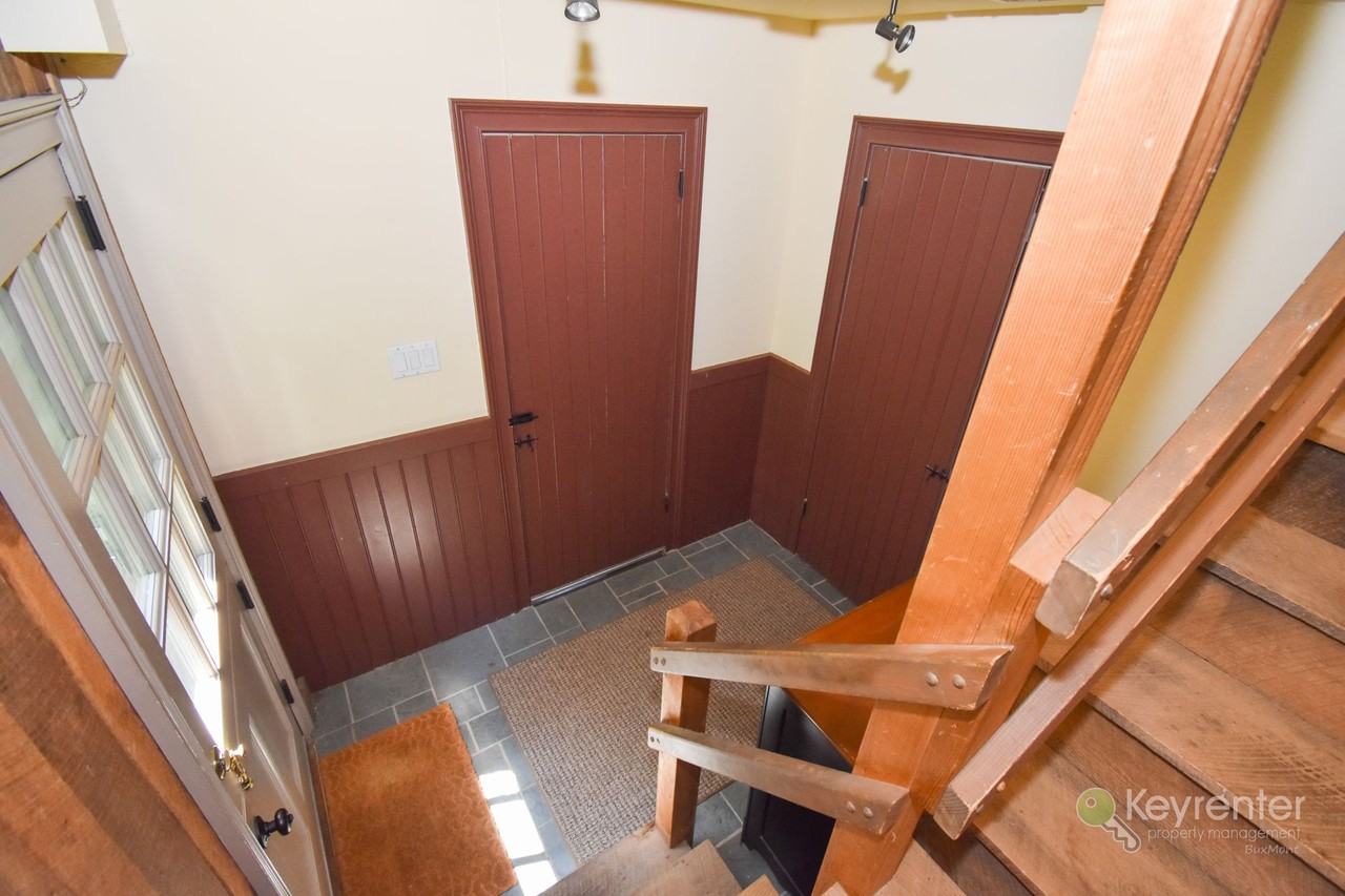 915 Sackettsford Rd - Photo 3 of 22