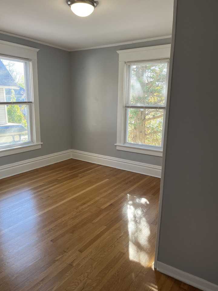 104 Grand Ave Ne - Photo 6 of 11