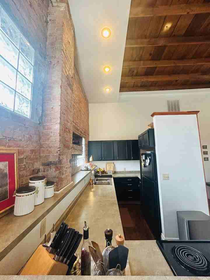 514 Madison Ave #300 - Photo 3 of 29