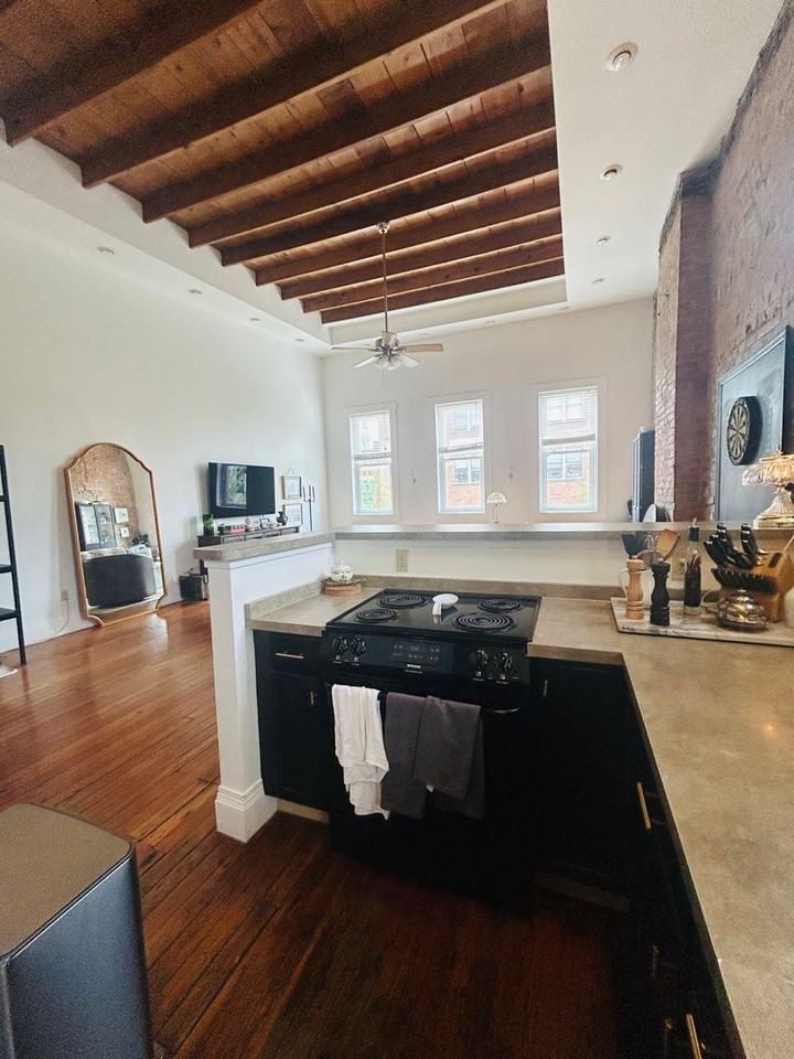 514 Madison Ave #300 - Photo 7 of 29